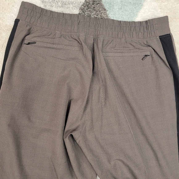 Athleta Brooklyn Ankle Pant Plaid Brown Size 10 - Picture 9 of 11